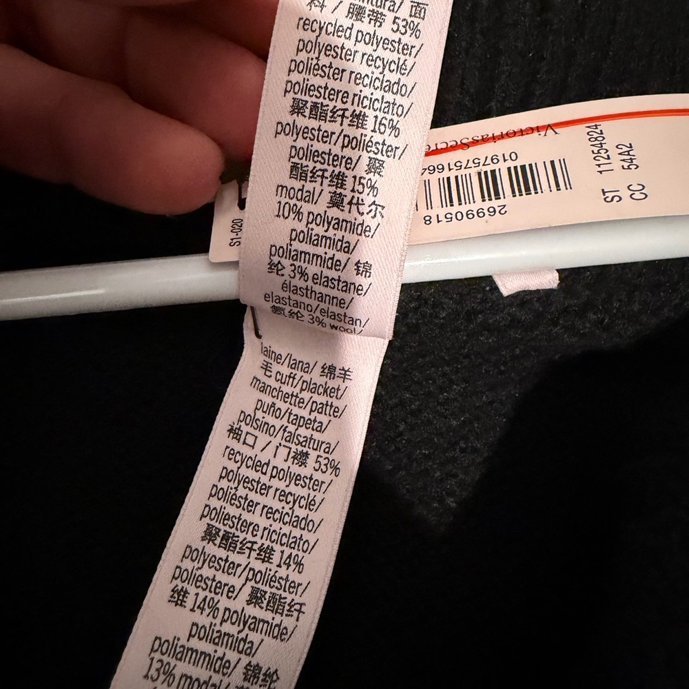 Victoria Secret Black Women's Sweater - Picture 8 of 9